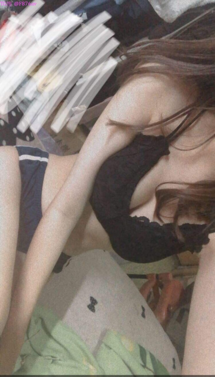 #Avove Văn phòng mặc tất đen creampie