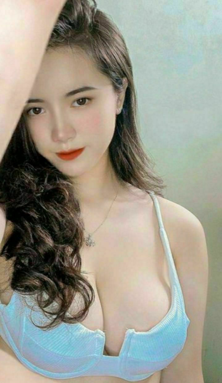 #Cô gái nổi tiếng trên mạng#Chọn tư thế mèo con khó nhằn